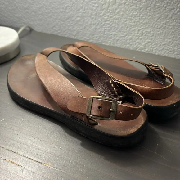 Brown leather sandals - Picture 8 of 12
